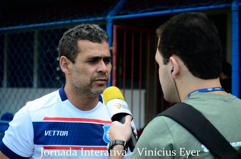 Treinador projetou o Friburguense para a Taça Corcovado (Foto: Vinicius Eyer)